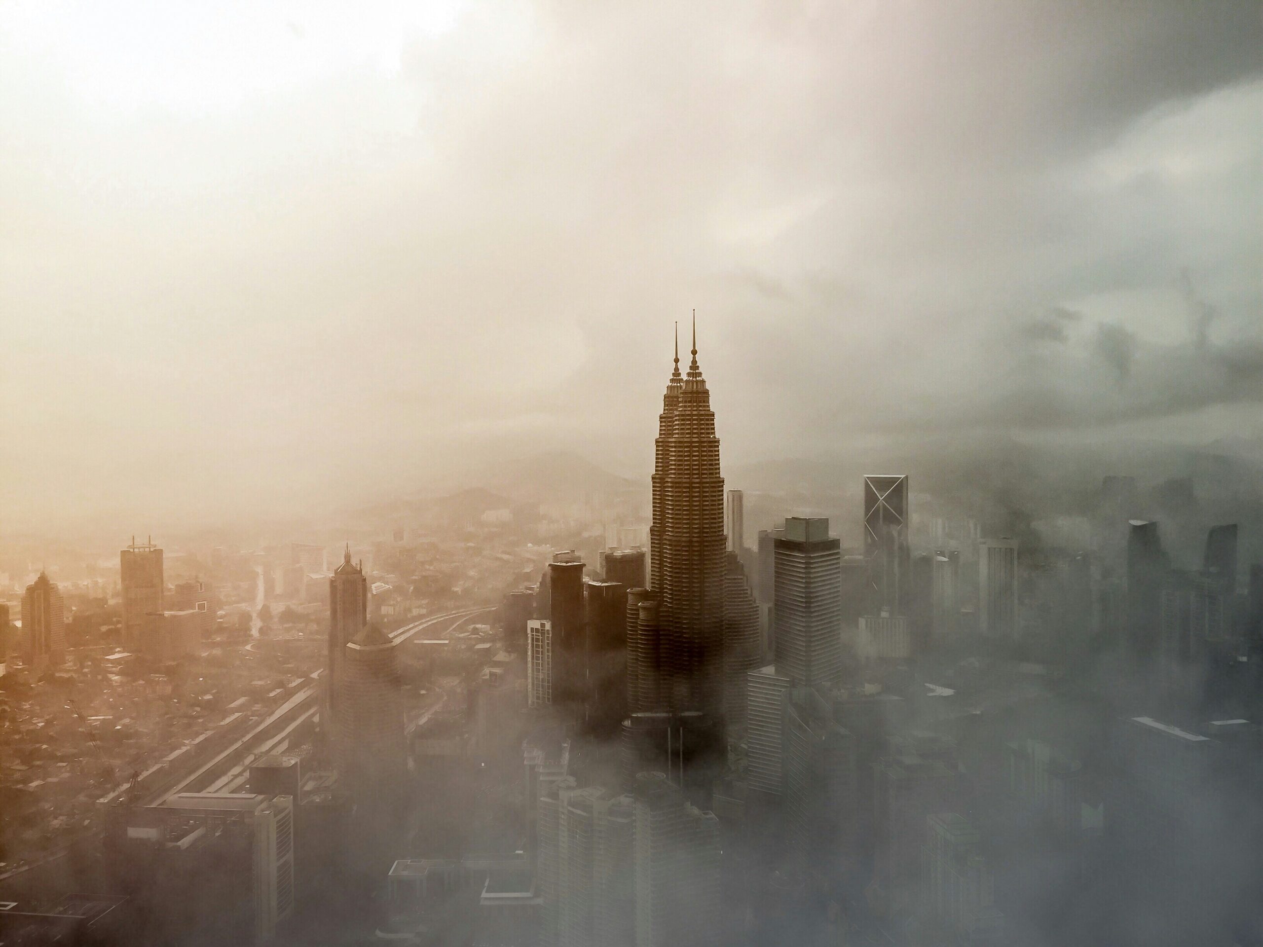 Infographic showing average costs of pollution-related damages