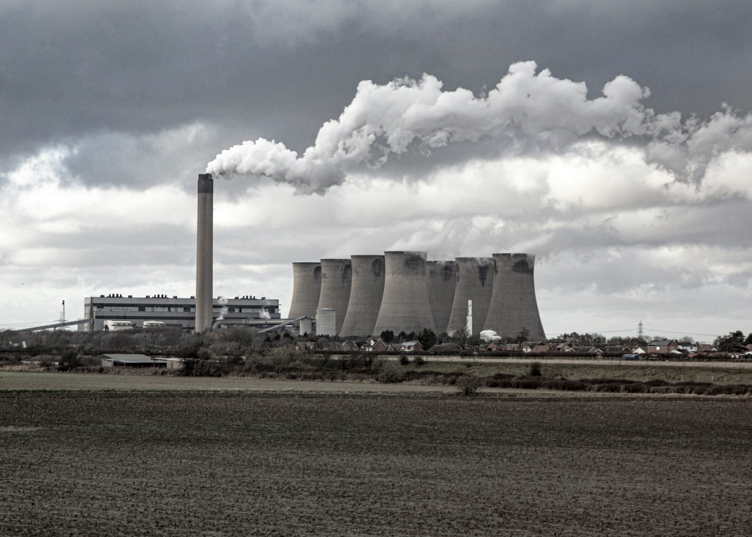 Flowchart showing the steps for pollution incident reporting process