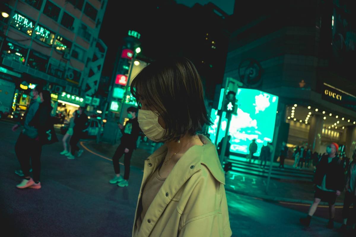 Infographic showing annual economic damage from air pollution